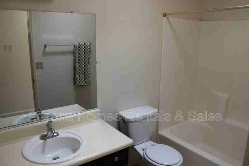 621 S Kacee Ave - Photo 7 of 10