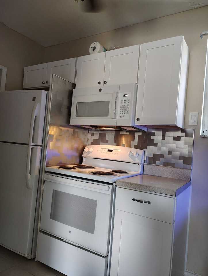 2323 Nw 13th St #NA - Photo 3 of 5