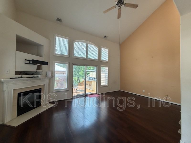 1409 Pandoria Ct - Photo 2 of 16