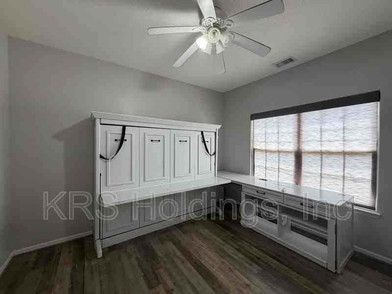 1409 Pandoria Ct - Photo 4 of 16