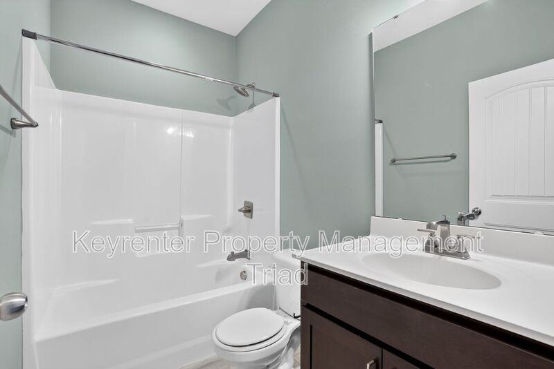 504 Eagles Way - Photo 5 of 47