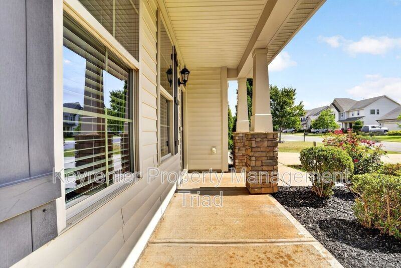504 Eagles Way - Photo 7 of 47