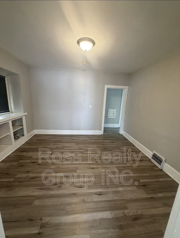 2752 Monroe St - Photo 3 of 8