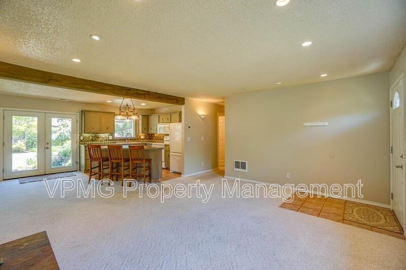 12014 Ne 16th St - Photo 5 of 40