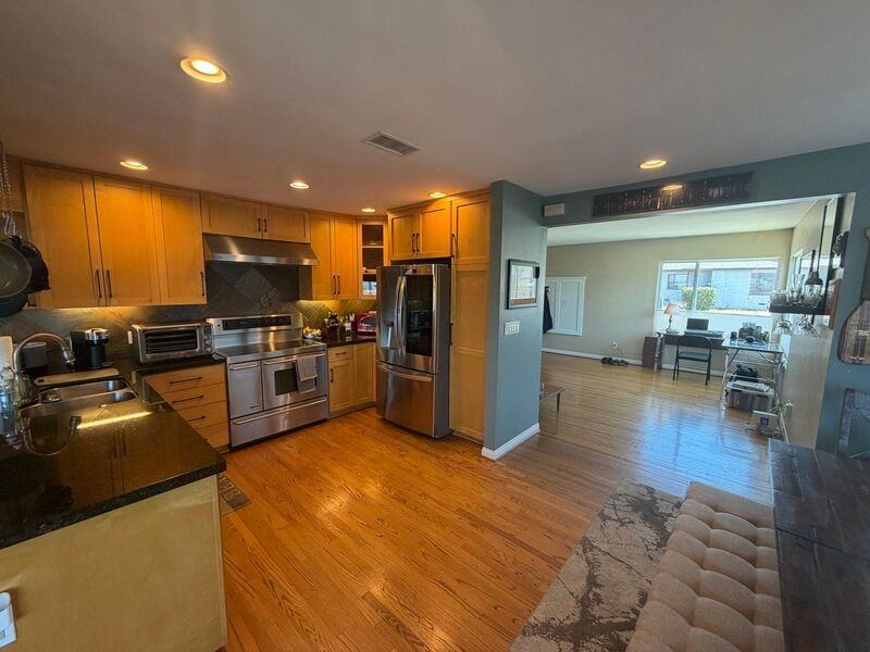 3628 Lloyd Pl - Photo 2 of 27