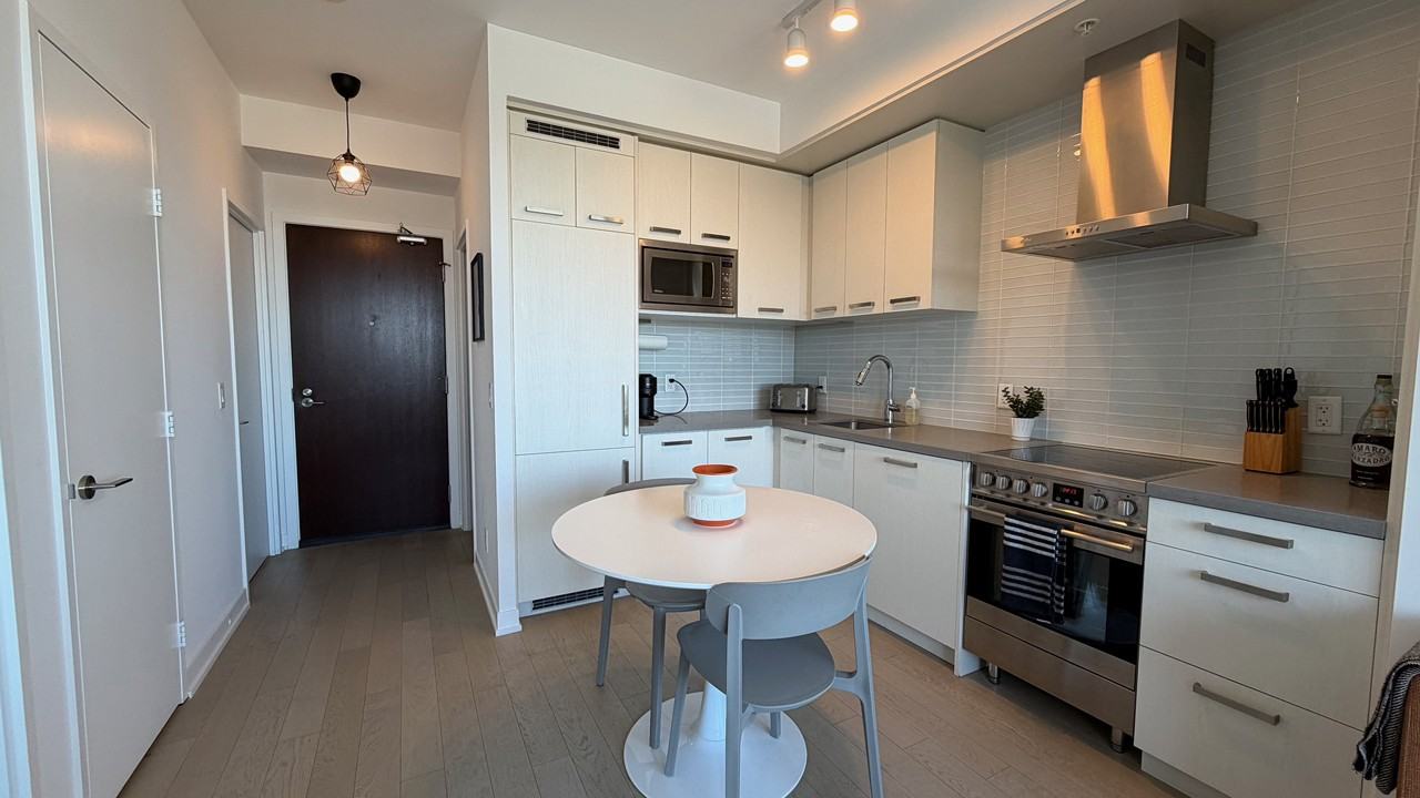 120 Bayview Ave - Photo 4 of 21