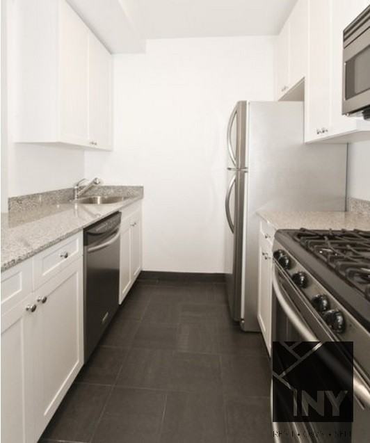 45 William St #2218 - Photo 2 of 4