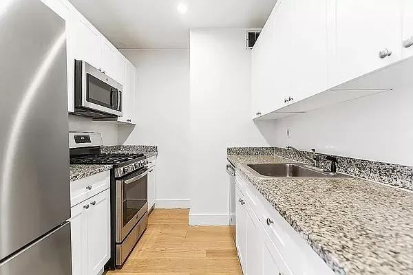 53 W Broadway #1108 - Photo 5 of 6