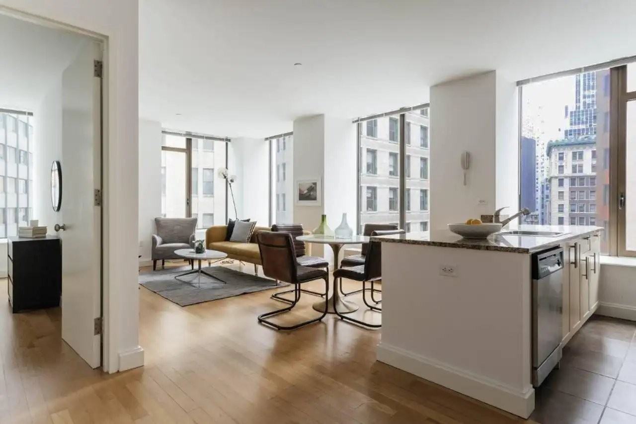 126 Pearl St #22L