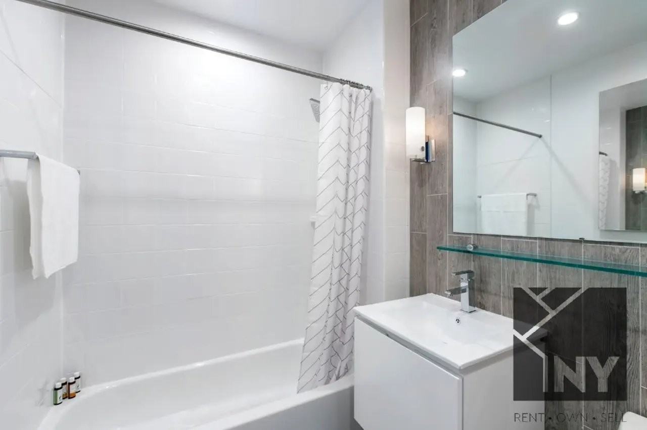 53 W Broadway #20D - Photo 4 of 7