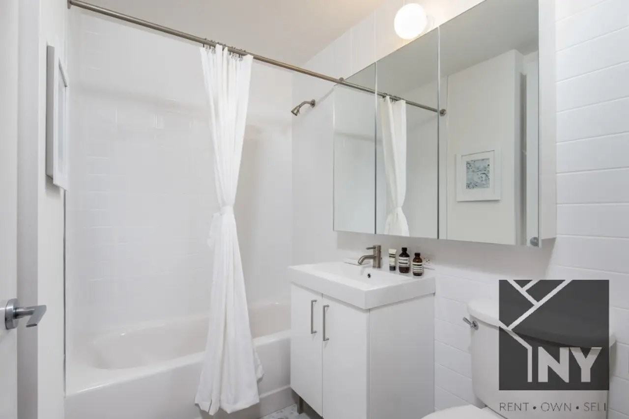 20 William St #2803 - Photo 4 of 4