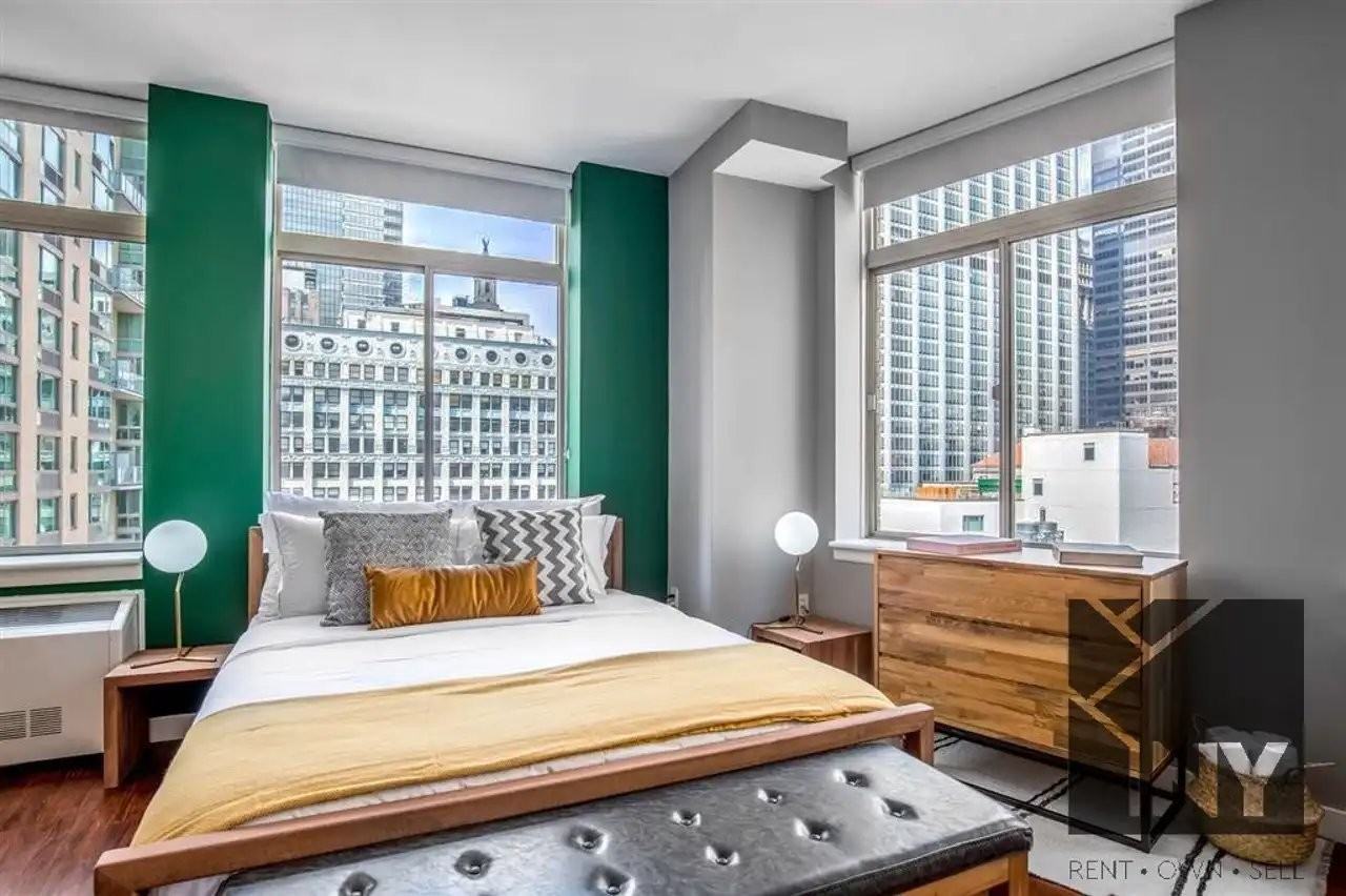 100 William St #2106 - Photo 2 of 7