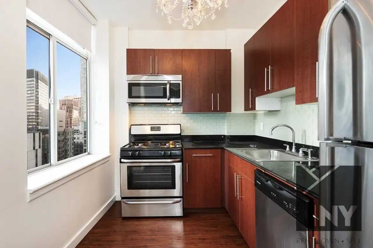 100 William St #2106 - Photo 3 of 7