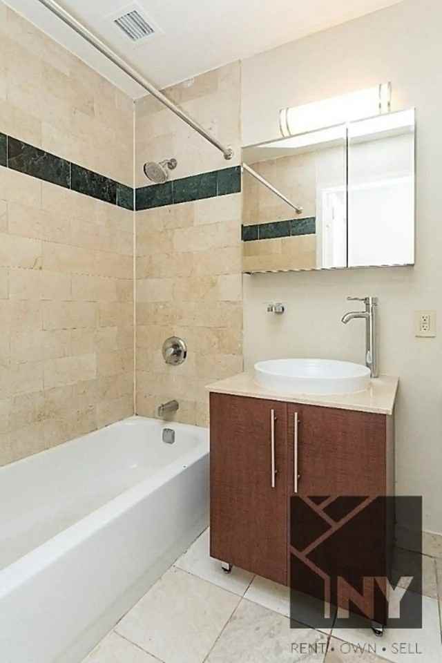 100 William St #2106 - Photo 5 of 7