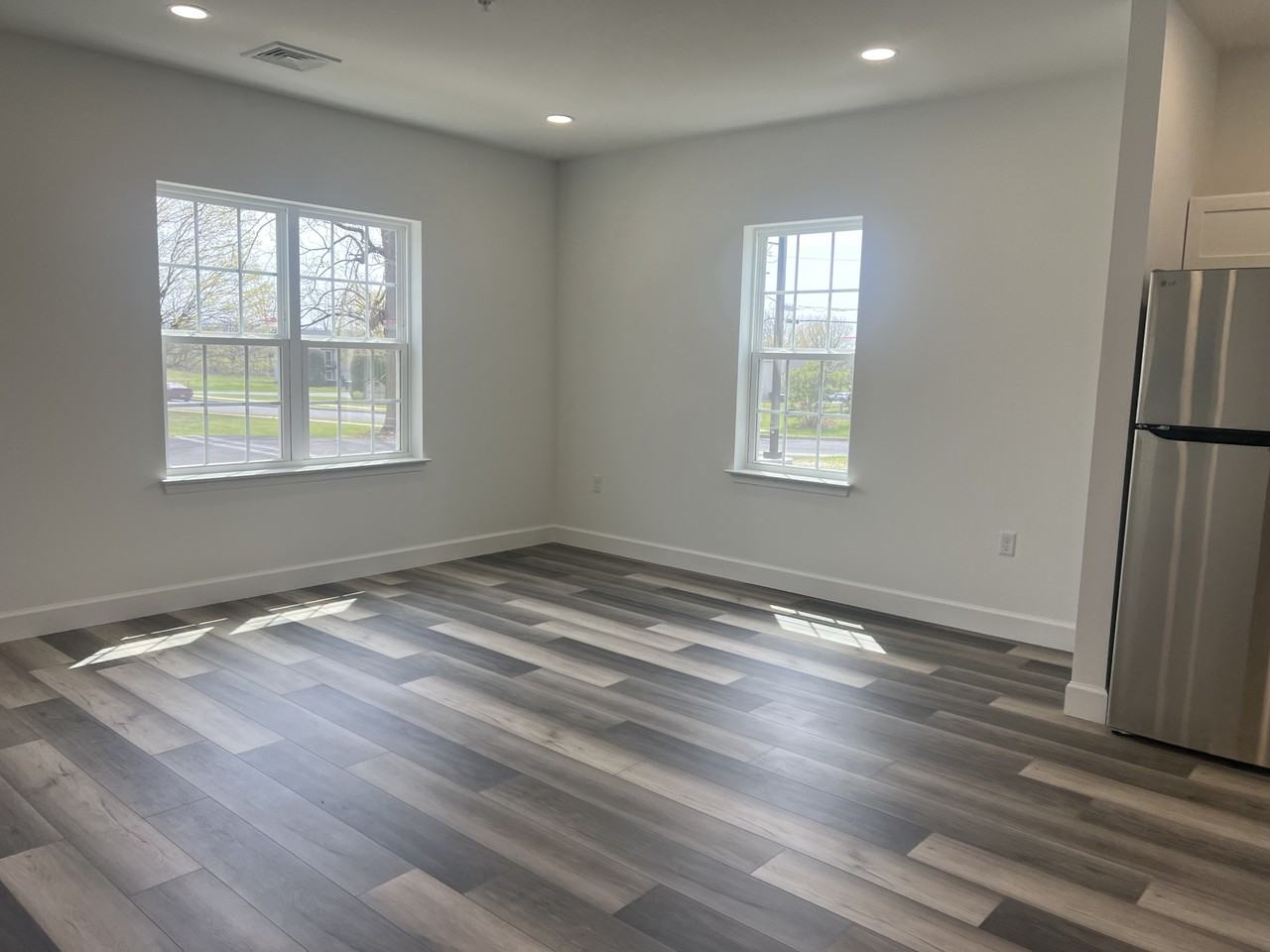 24 South Elm Street - Photo 3 of 10