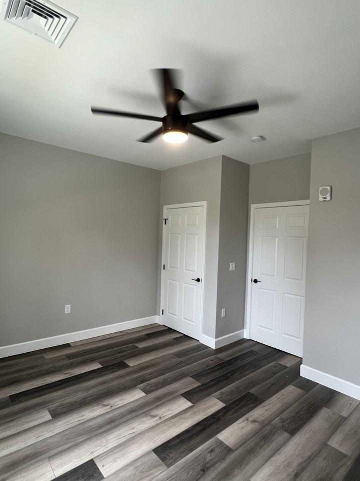 24 South Elm Street - Photo 4 of 10