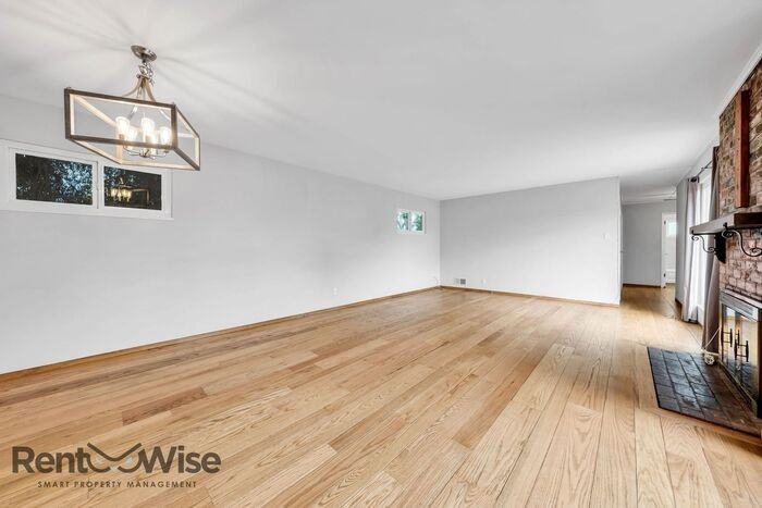 2080 Helena Way - Photo 5 of 32