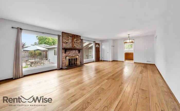 2080 Helena Way - Photo 7 of 32