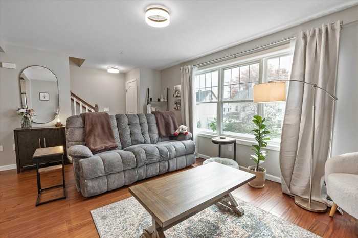 38 Perham St - Photo 6 of 16