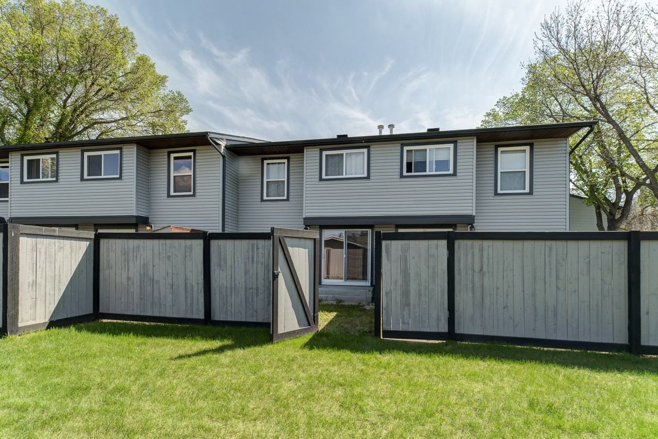13834 24 Street Northwest - Photo 5 of 26
