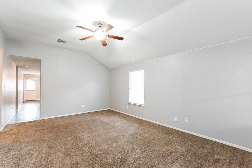 2523 Muscory Dr - Photo 4 of 16