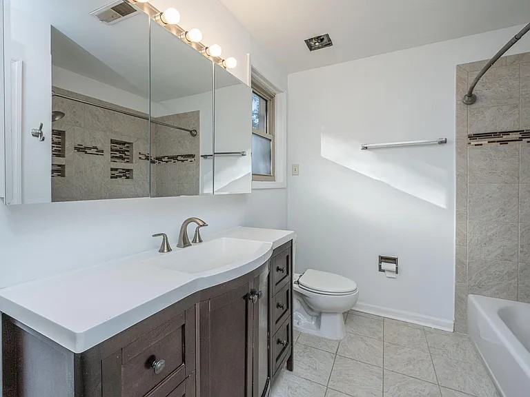 1563 South Relyea Avenue - Photo 3 of 7
