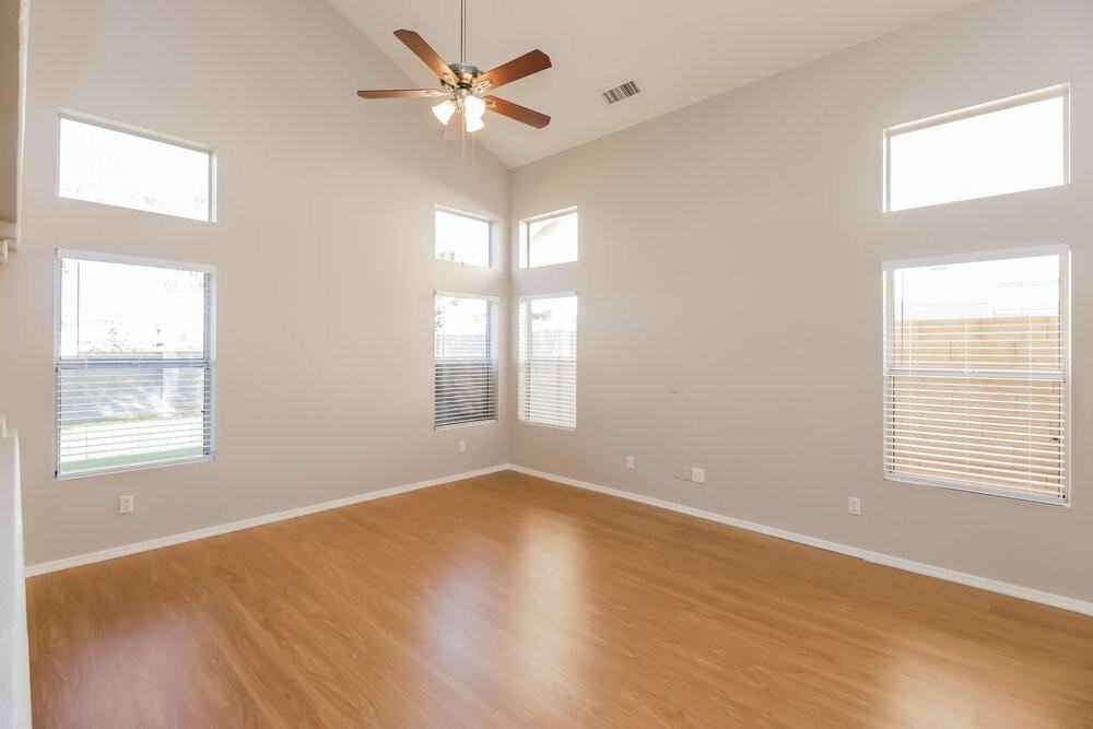 1366 E Vaughn Ave - Photo 6 of 17