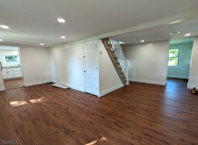 439 Victory Ave - Photo 4 of 22