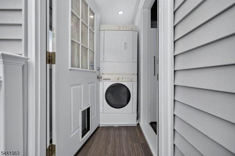 93 Horton Ave - Photo 7 of 41