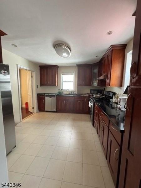 44 Greenwood Dr - Photo 4 of 20