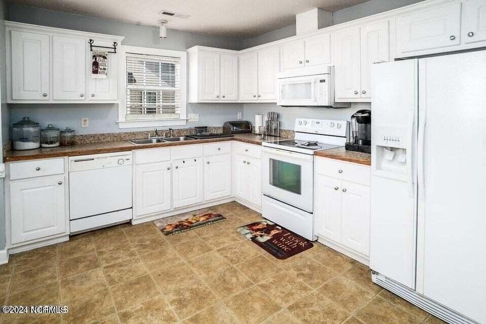 3724 Tifgreen Dr - Photo 2 of 6
