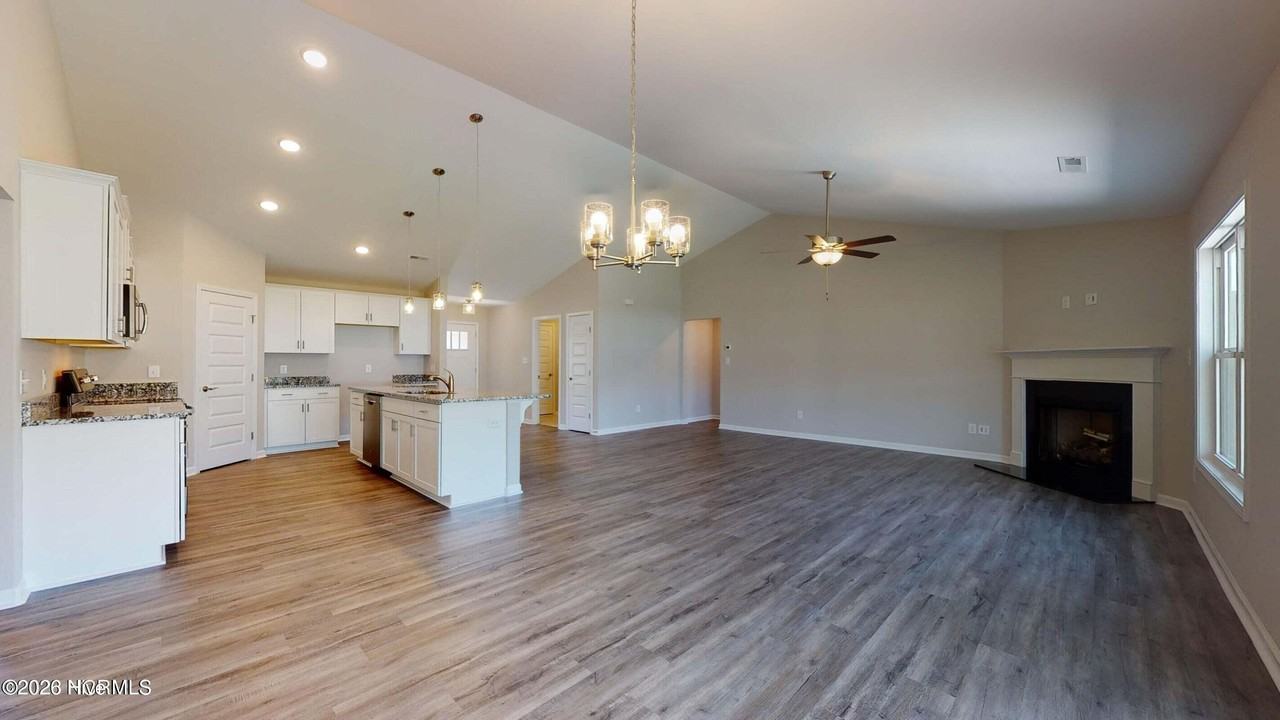 93 Robertson Ln - Photo 3 of 10