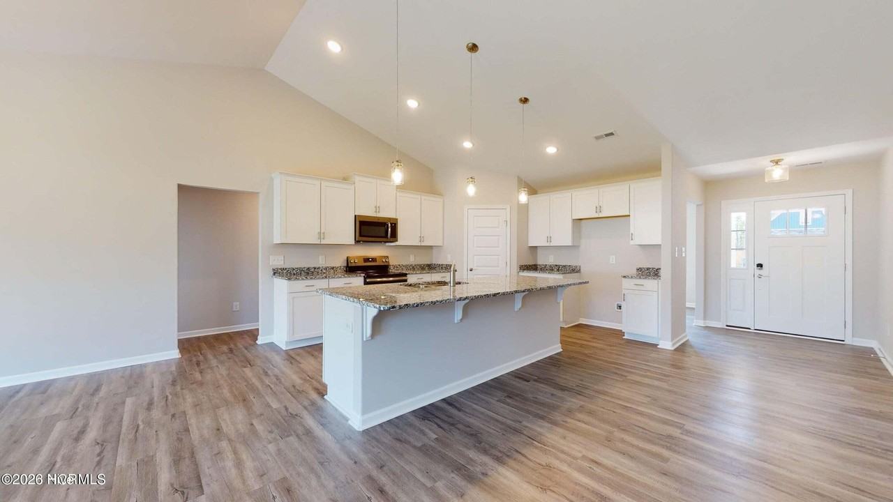 93 Robertson Ln - Photo 4 of 10