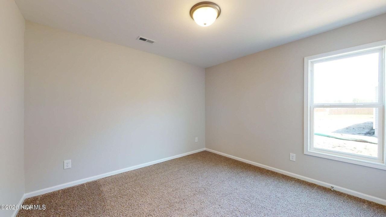 93 Robertson Ln - Photo 5 of 10