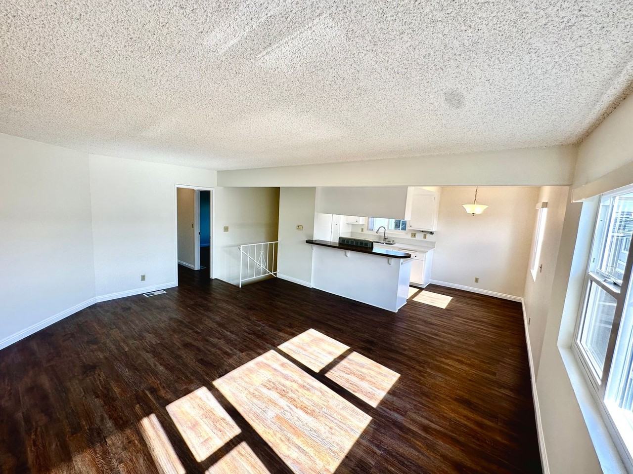 737 Center Pl - Photo 2 of 24