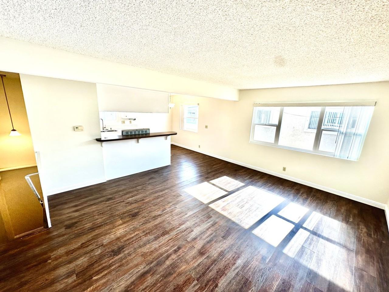 737 Center Pl - Photo 3 of 24