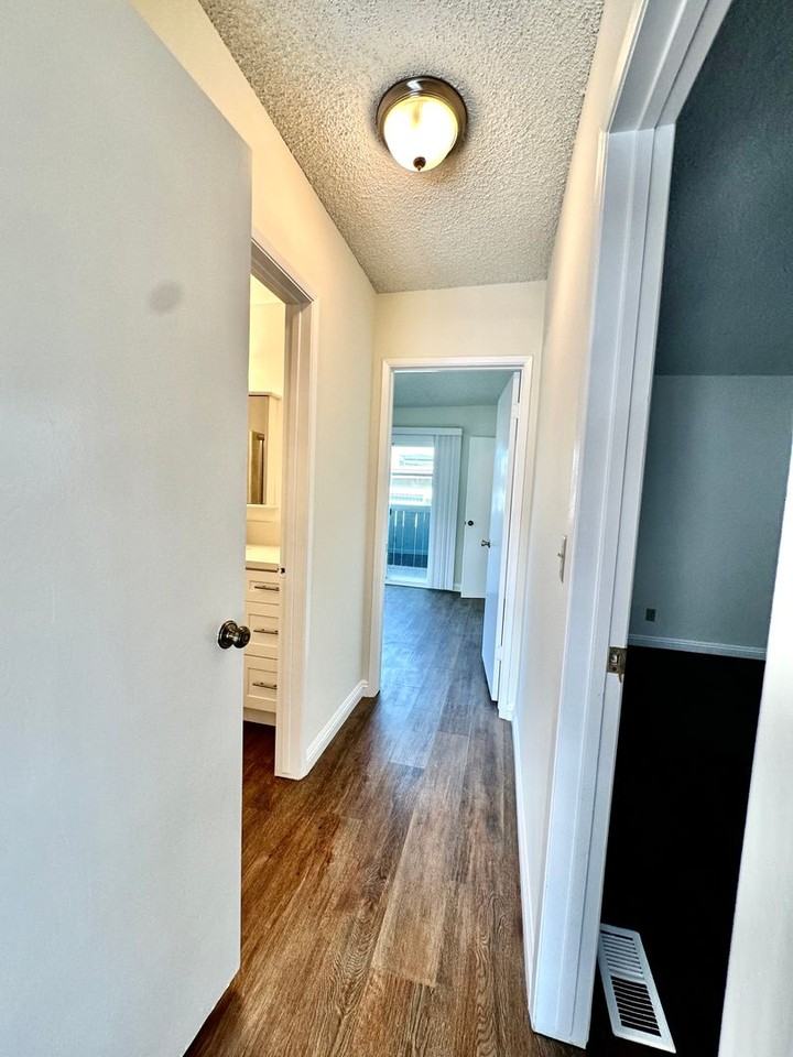 737 Center Pl - Photo 7 of 24