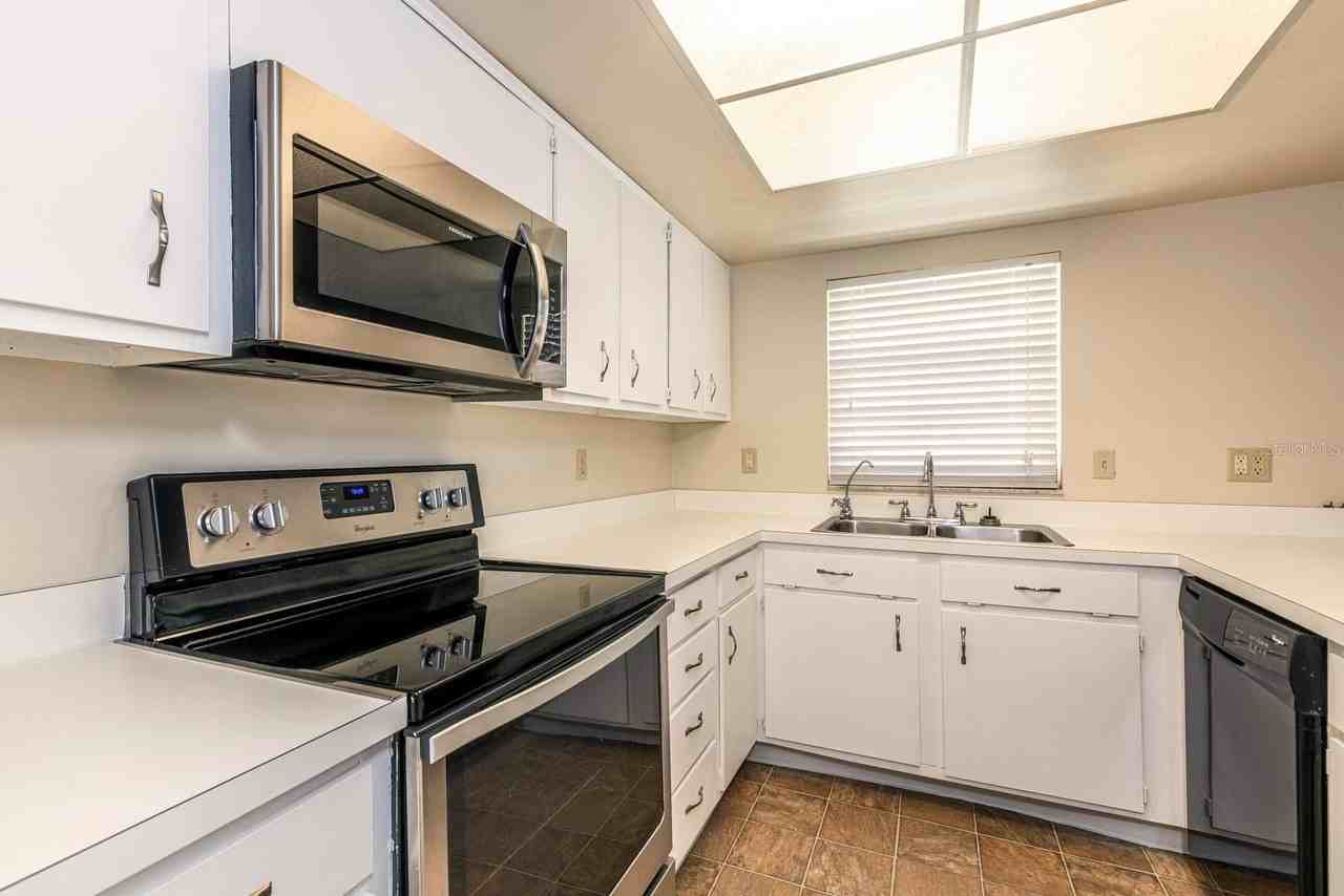 100 S Tremain St #5 - Photo 7 of 42