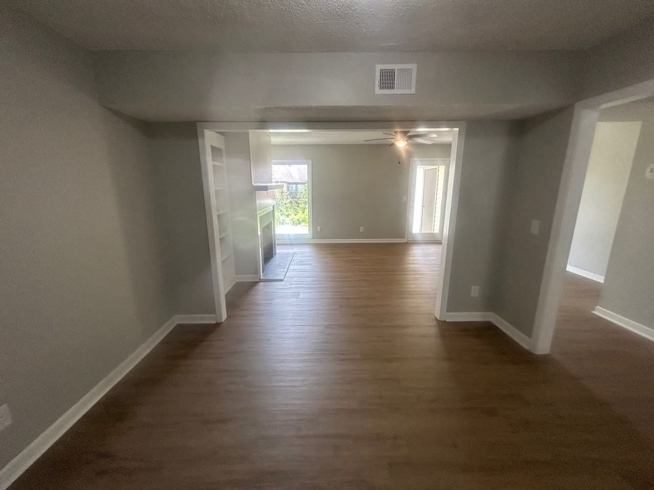 137 Lionsgate Dr - Photo 2 of 31
