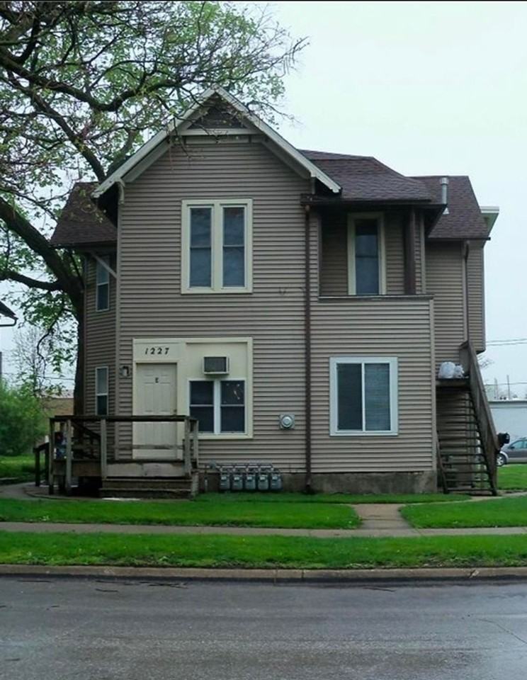 1227 - Photo 4 of 5