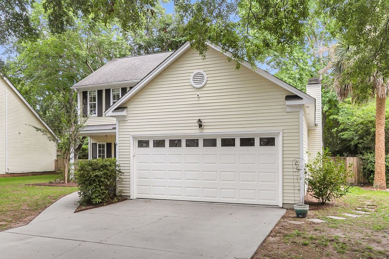 1338 Horseshoe Bnd - Photo 2 of 50