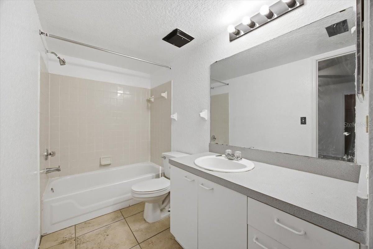 1602 Columbia Arms Cir #106 - Photo 7 of 16