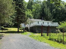 featured image of 25 Gloria Trl