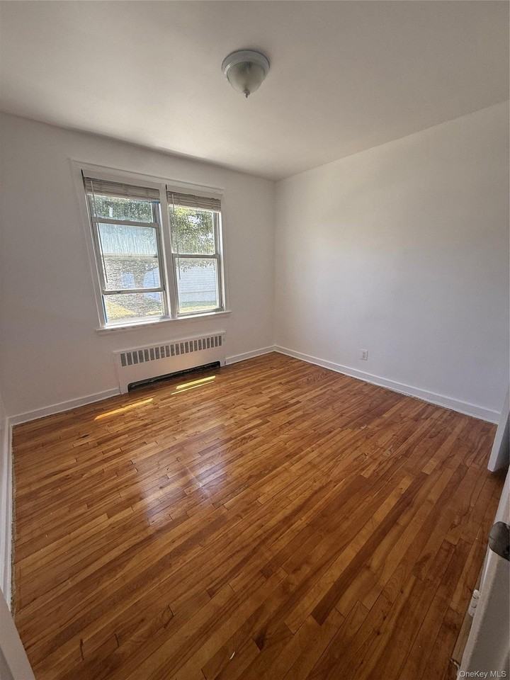35 Winchester Ave #1B - Photo 4 of 10
