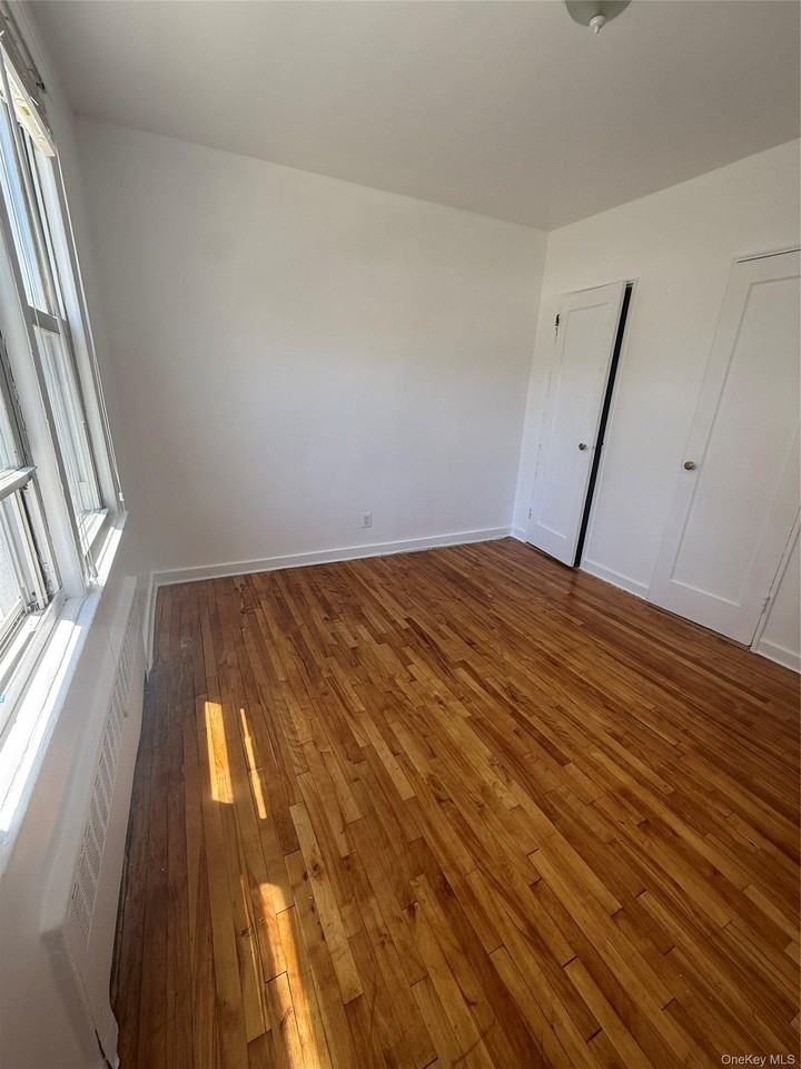 35 Winchester Ave #1B - Photo 5 of 10