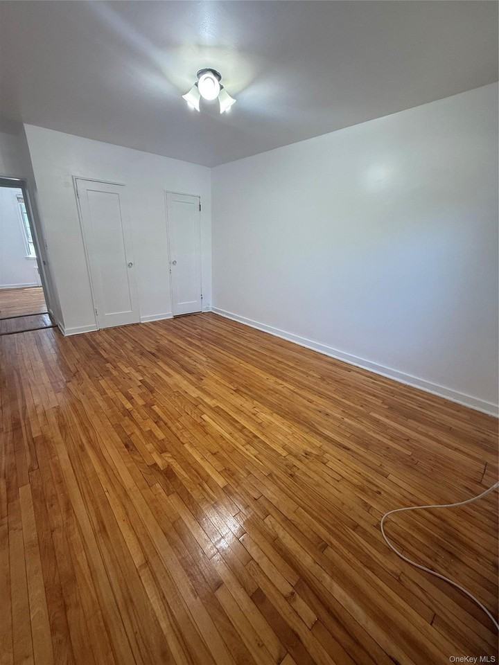 35 Winchester Ave #1B - Photo 7 of 10