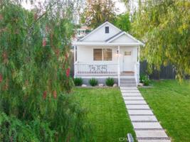 featured image of 423 E Stuart Ave