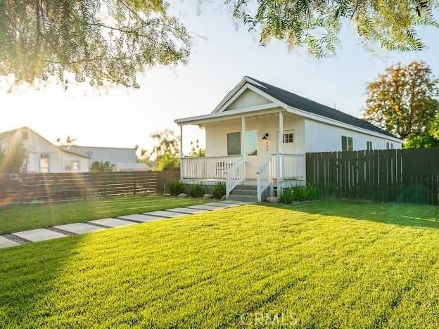 423 E Stuart Ave - Photo 2 of 42