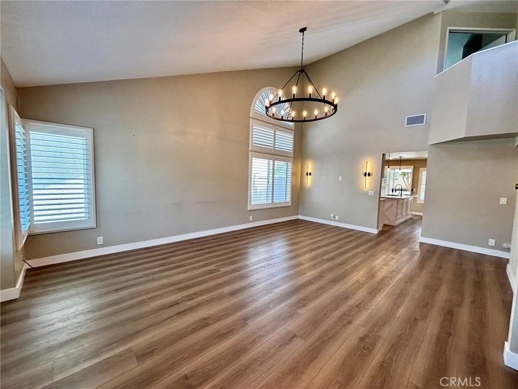 11597 Norgate Cir - Photo 3 of 25