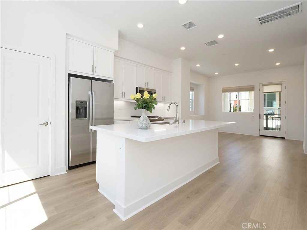 1645 Hornet Dr - Photo 7 of 41